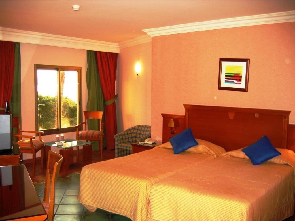 The Four Stars Hotel And Beach Resort Jounieh Room photo